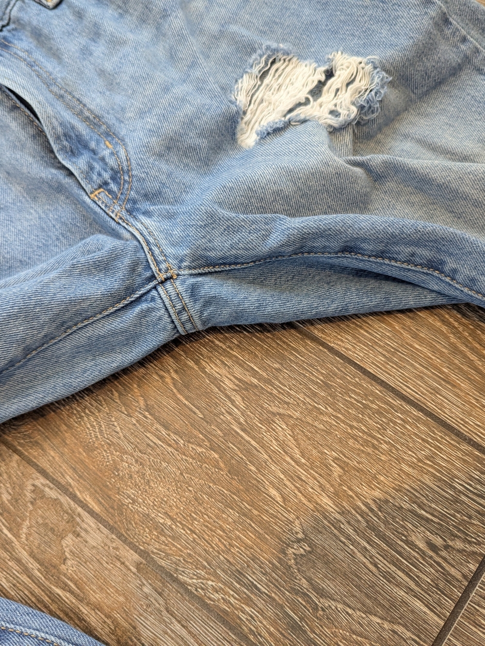 Levi's 94 Baggy Jeans Size 26 X 31 Full Length Light Wash Distressed Rigid Denim - Picture 3 of 11